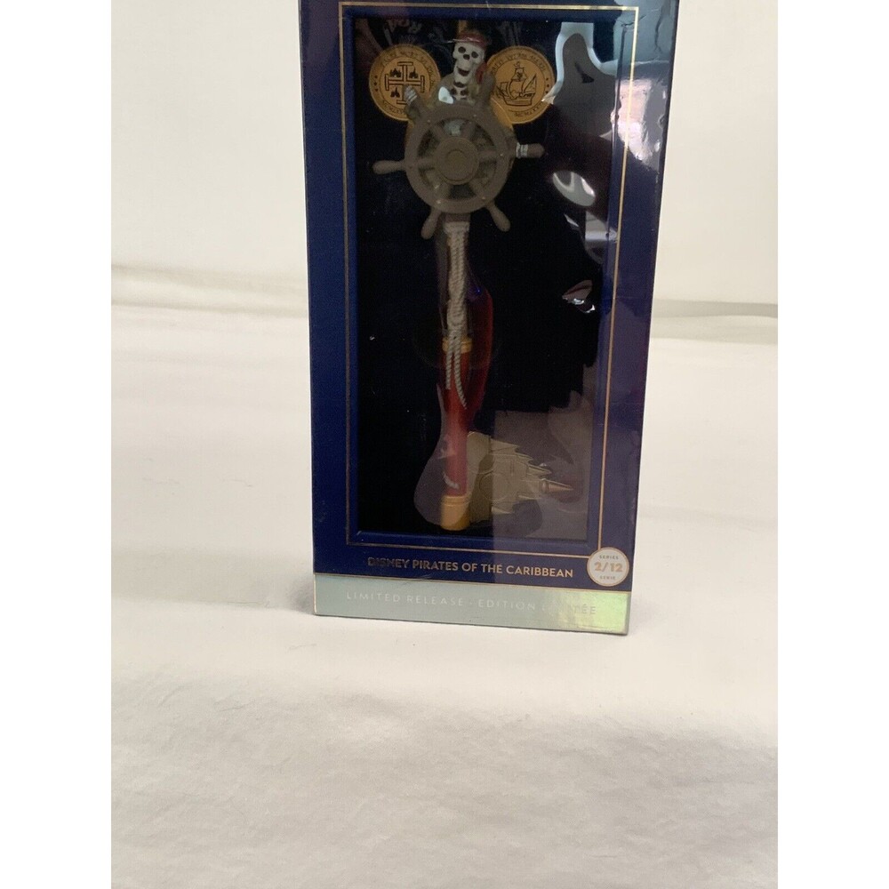 Disney Mickey Mouse The Main Attraction Key Pirates of the Caribbean 2/12 BNWT - Picture 2 of 7